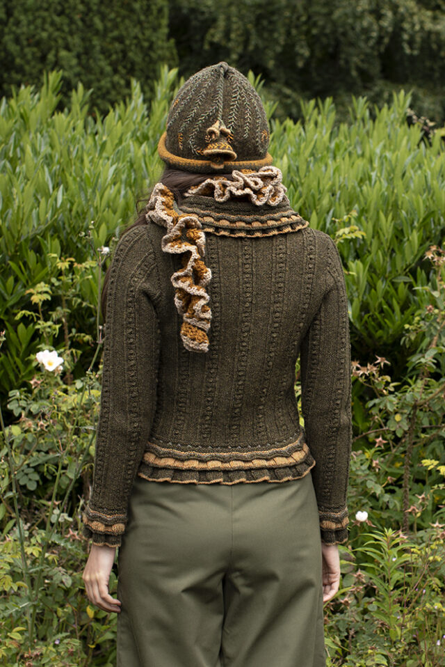 Mary Queen of Scots hand knitwear design from the book Tudor Roses by Alice Starmore